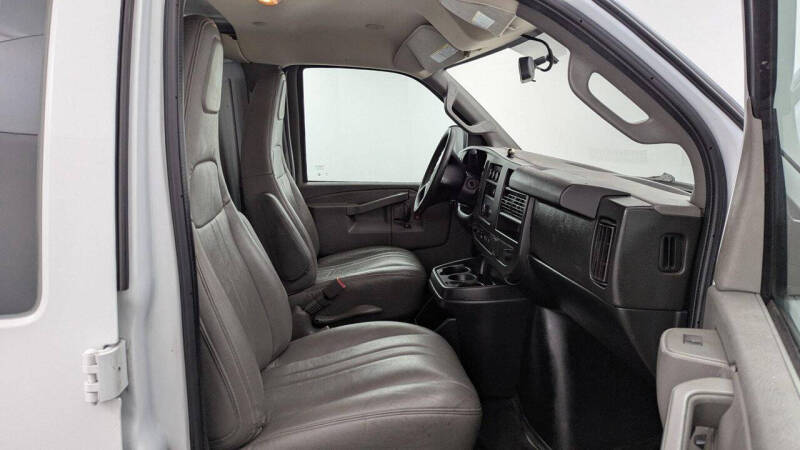 2021 GMC Savana 2500