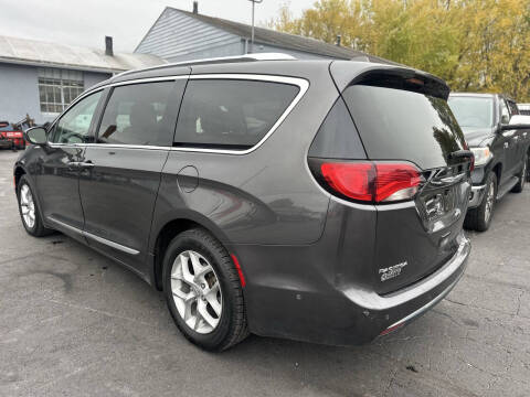 2019 Chrysler Pacifica Touring L Plus