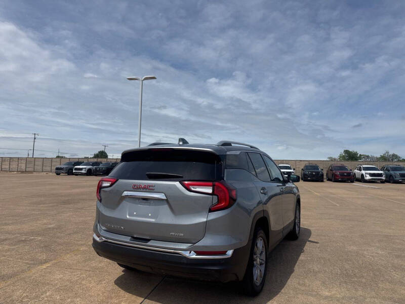 2024 GMC Terrain SLT