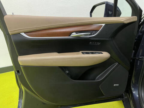 2018 Cadillac XT5 Platinum