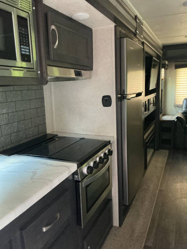2018 Forest River, Inc. Puma 30RLIS