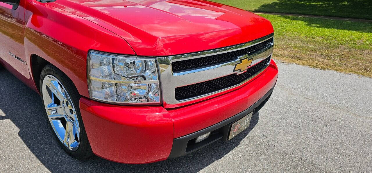 2007 Chevrolet Silverado 1500 for sale at FLORIDA CORVETTE EXCHANGE LLC in Hudson, FL