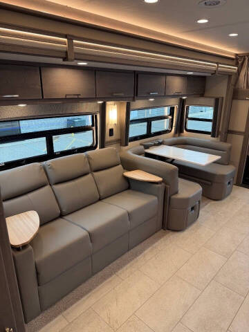 2025 Freightliner Cascadia