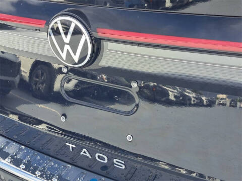 2025 Volkswagen Taos SE