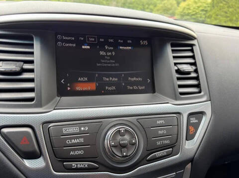 2017 Nissan Pathfinder SL