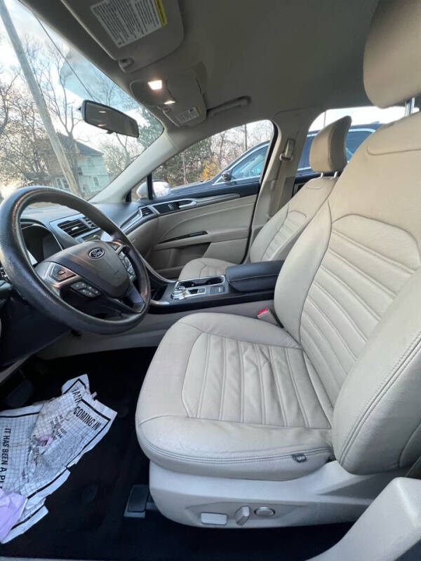 2017 Ford Fusion SE
