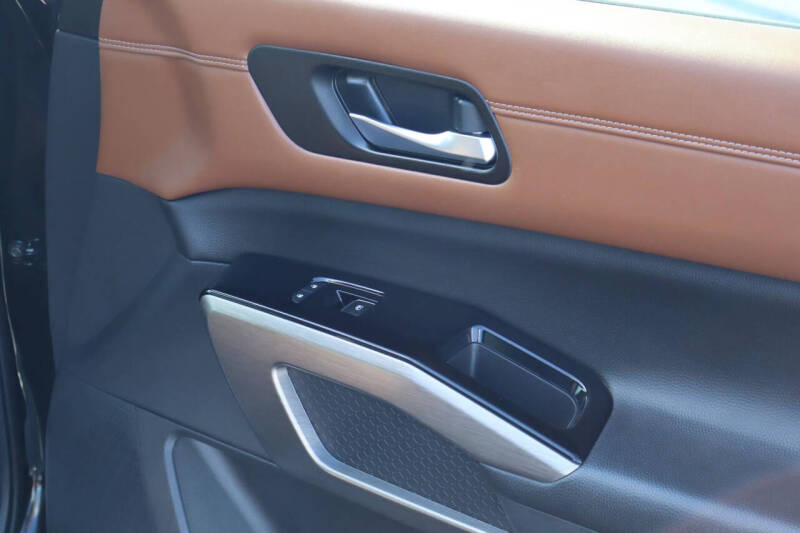 2023 Nissan Pathfinder Platinum