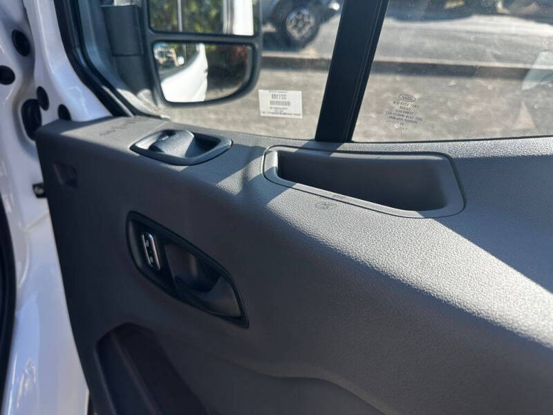 2025 Ford Transit 250