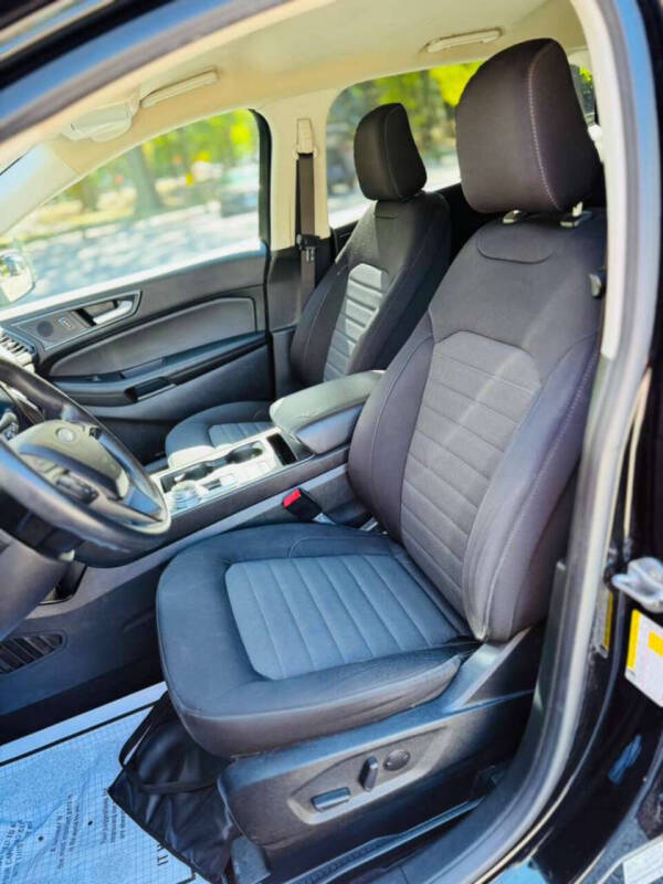 2021 Ford Edge SE