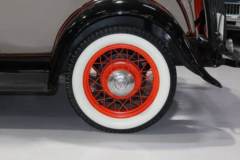 1932 Ford Model 18
