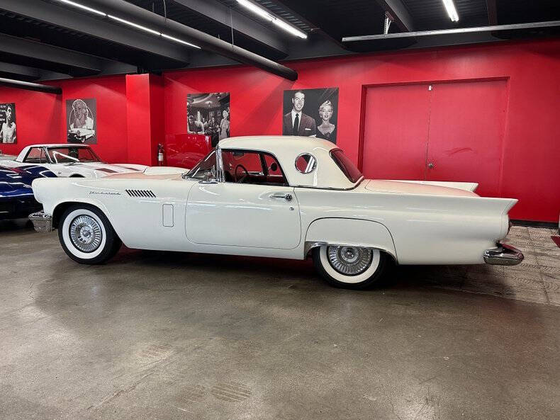 1957 Ford Thunderbird