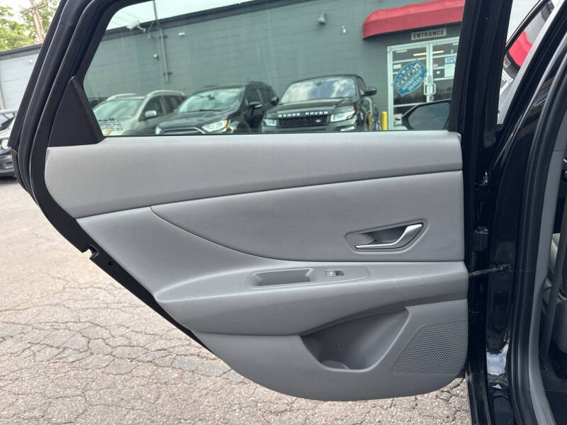 2023 Hyundai Elantra SEL