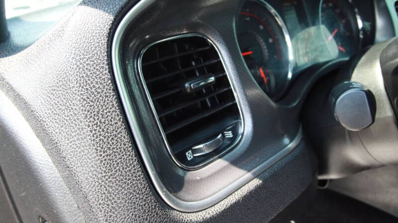 2013 Dodge Charger SE