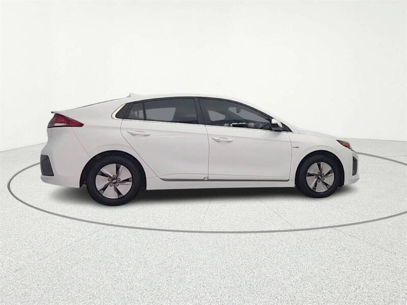 2020 Hyundai Ioniq Hybrid SE