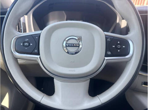 2019 Volvo XC60 T8 eAWD Momentum
