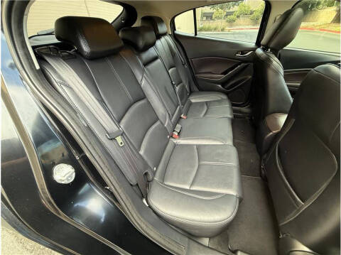 2018 Mazda MAZDA3 Touring