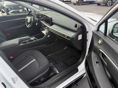 2025 Hyundai Sonata Hybrid SEL