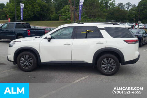 2024 Nissan Pathfinder SV