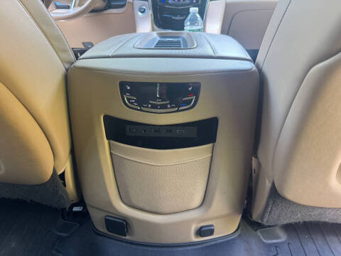 2019 Cadillac Escalade Platinum