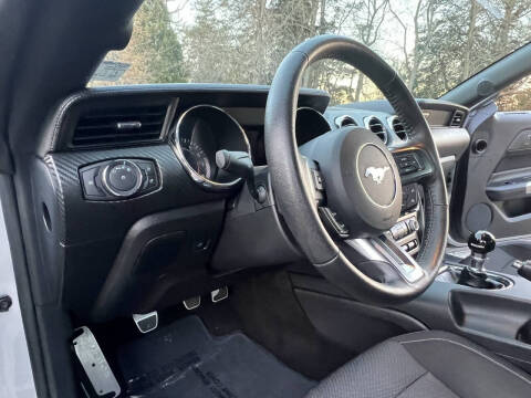 2015 Ford Mustang V6