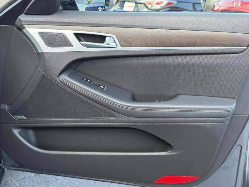 2016 Hyundai Genesis