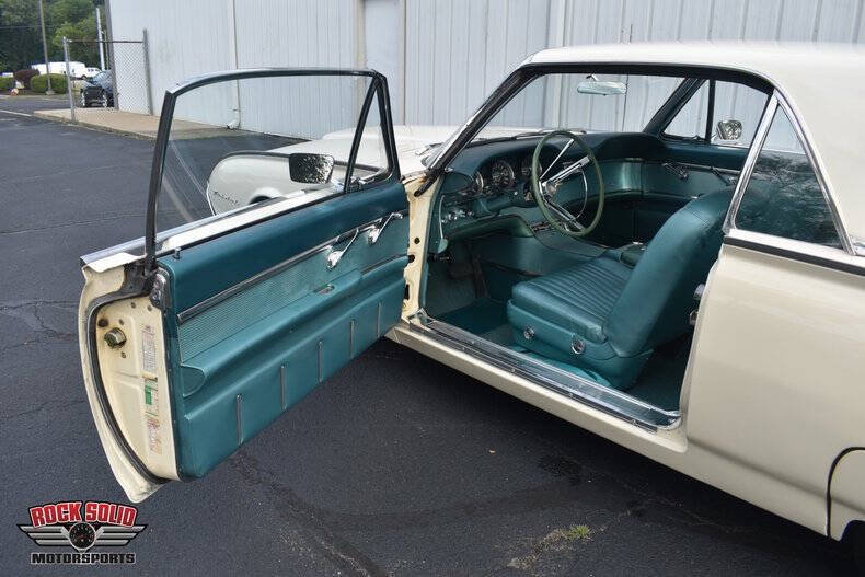 1962 Ford Thunderbird