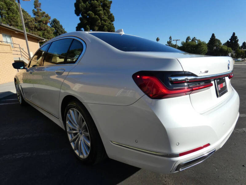2022 BMW 7 Series 745e xDrive