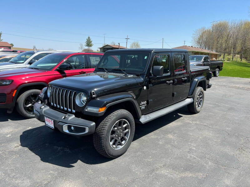 Used 2020 Jeep Gladiator Overland with VIN 1C6HJTFG3LL176265 for sale in Cuba City, WI