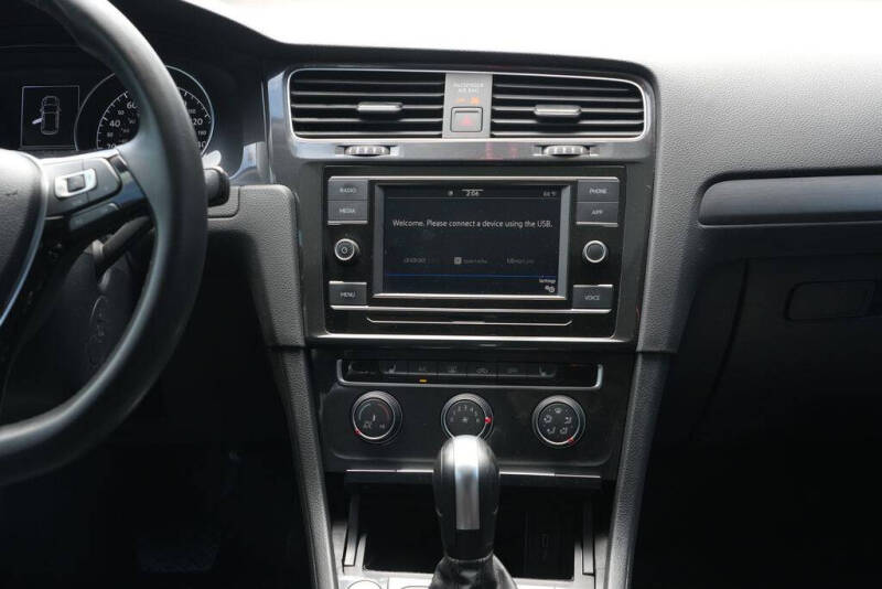 2020 Volkswagen Golf TSI