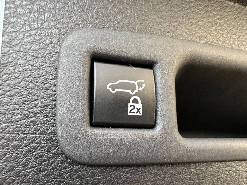 2023 Toyota Sienna XLE 8-Passenger