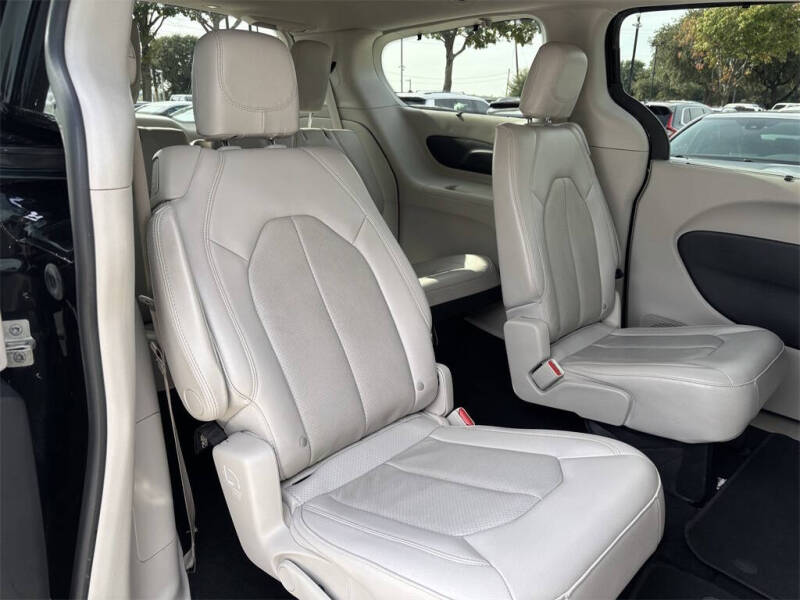 2021 Chrysler Pacifica Touring L