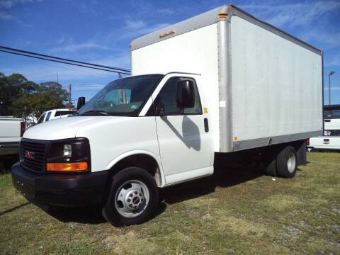 2008 GMC Savana Cutaway for sale at H and H Truck Center in Newport News VA
