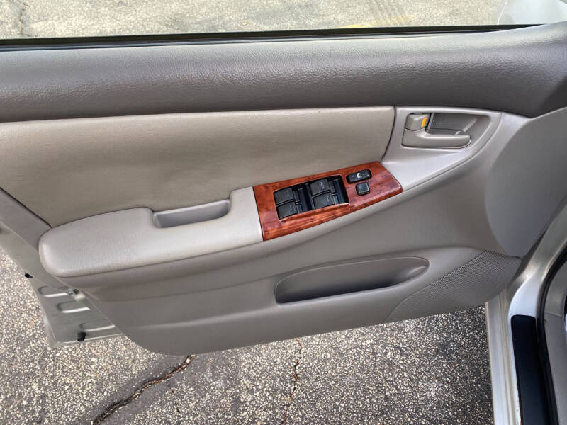 2003 Toyota Corolla LE