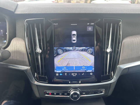 2023 Volvo S90 B6 Plus