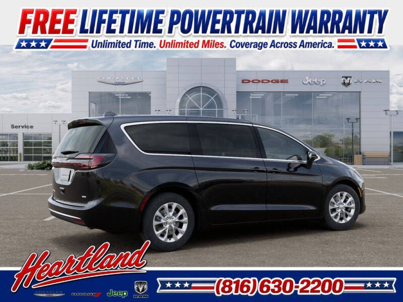2027 Chrysler Pacifica Select