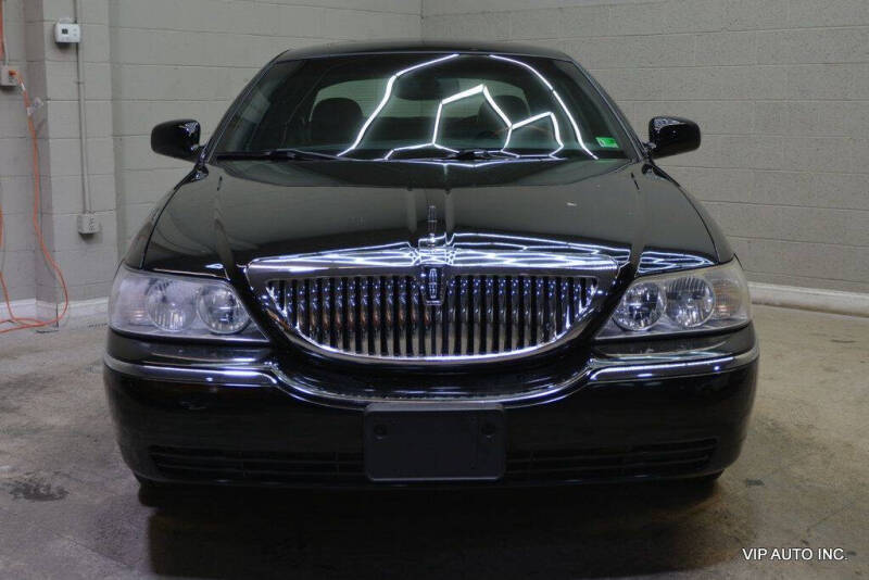 2005 Lincoln Town Car Signature Limited