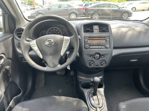 2016 Nissan Versa 1.6 S Plus