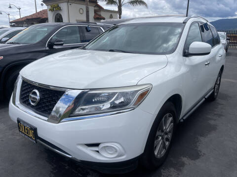 2016 Nissan Pathfinder for sale at Soledad Auto Sales in Soledad CA