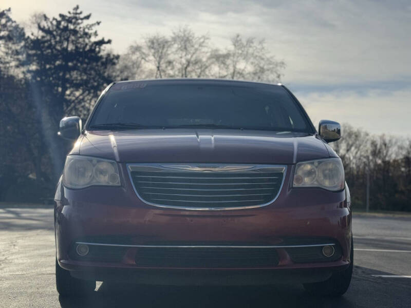 2014 Chrysler Town and Country Touring-L
