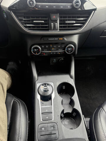 2021 Ford Escape SEL