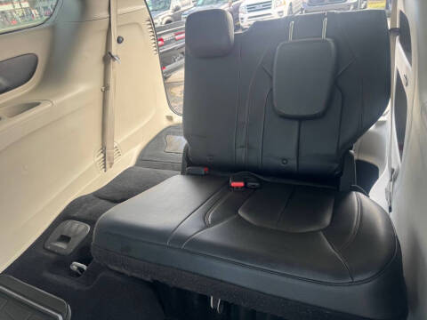 2017 Chrysler Pacifica Touring-L