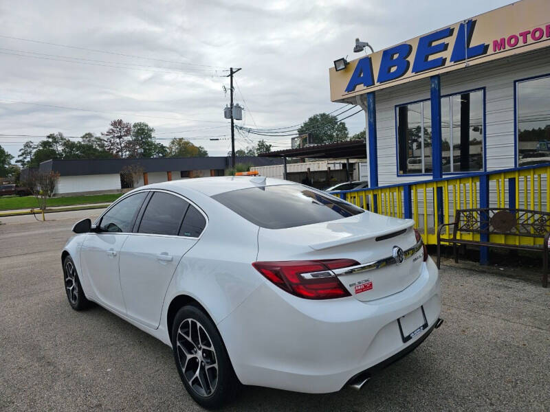 2017 Buick Regal Sport Touring photo 12