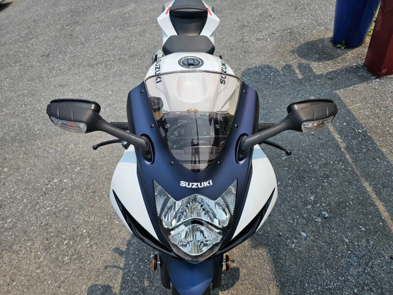 2023 Suzuki GSX 600r