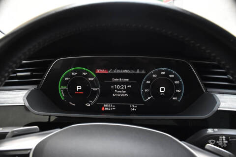 2021 Audi e-tron quattro Premium