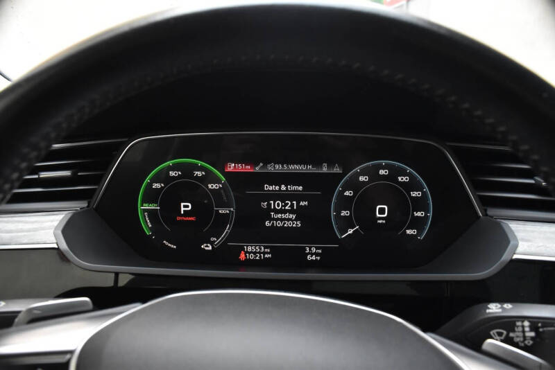 2021 Audi e-tron quattro Premium