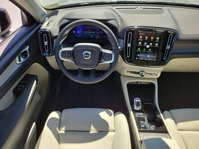 2026 Volvo XC40 B5 Plus