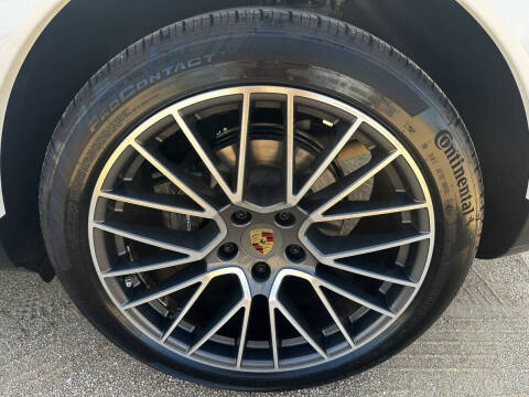 2022 Porsche Cayenne Platinum Edition