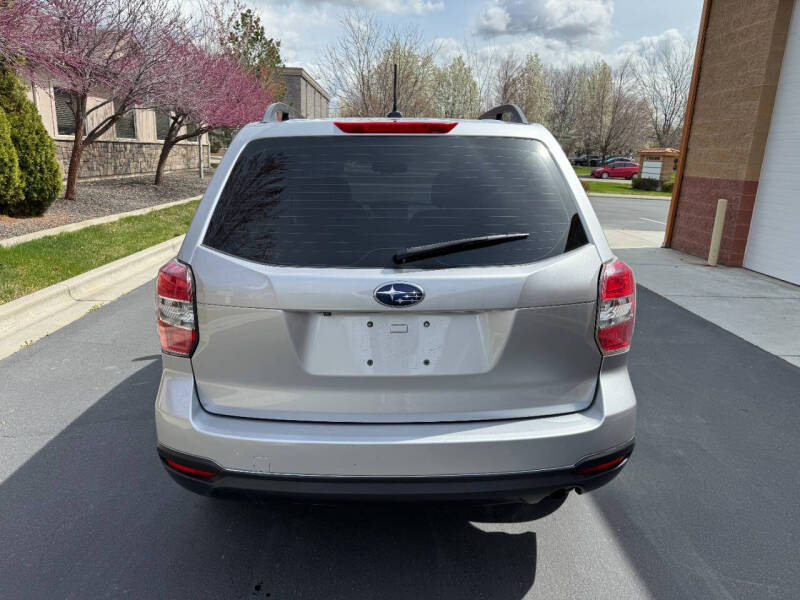 Image 7 of 2014 Subaru Forester 2.5i Premium