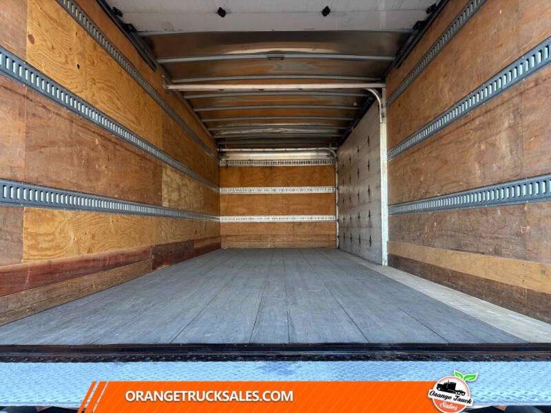 2018 Freightliner M2 106