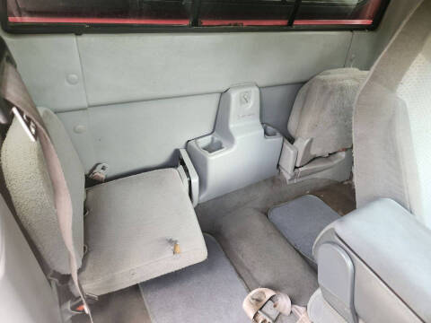 2000 Mazda B-Series B3000 SE